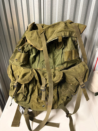 Alice Pack Set /W Frame