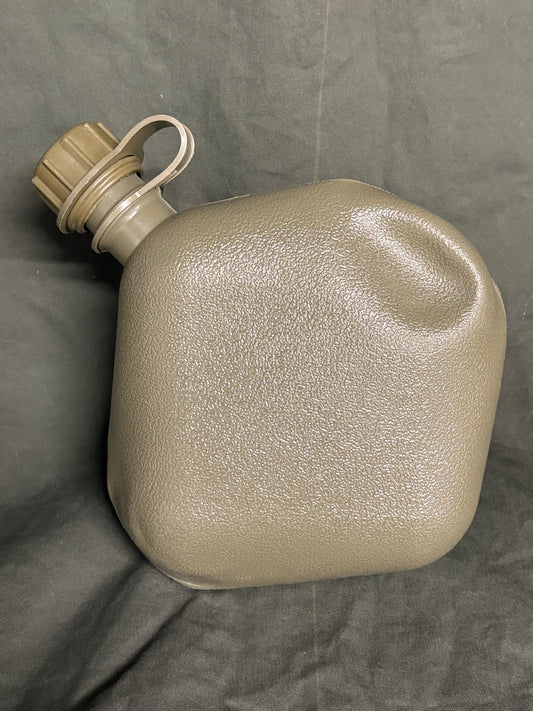 2 Qt Collapsible Canteen